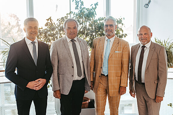 Gruppenbild_klein.jpg  